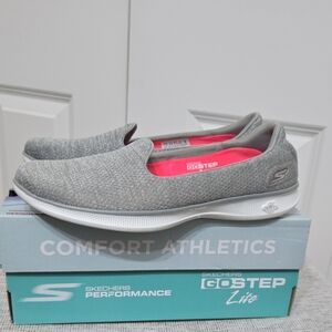 SKECHERS Women's Gray GoStep Lite Sneakers SZ 7.5. Like NEW...worn once